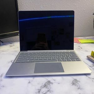 Microsoft Surface Laptop